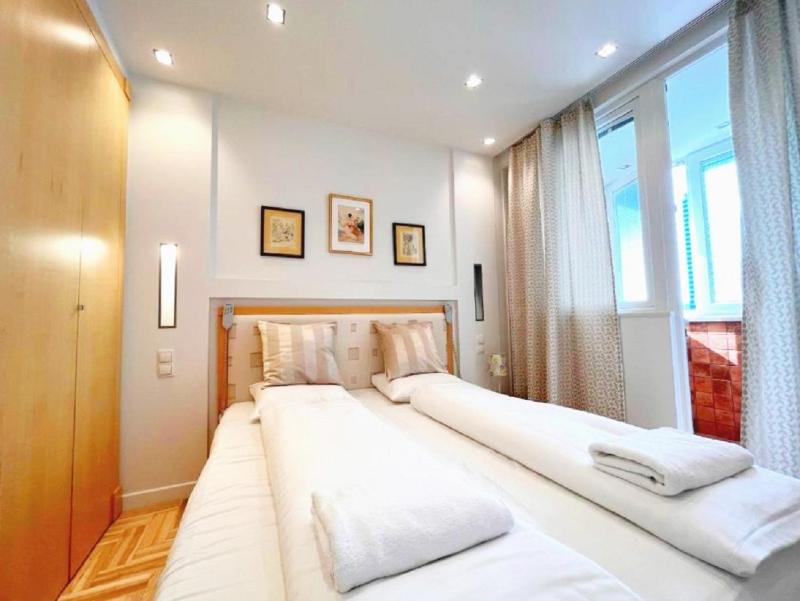 Labo Apartment Metro Swietokrzyska — отель в Варшаве, Польша