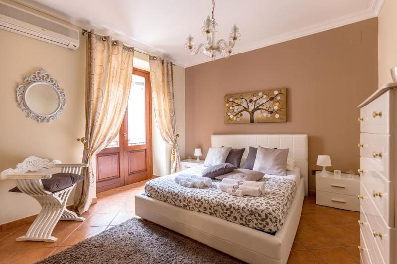 The Chic House , Palermo CIR: 19082053C213726 — забронировать отель в Палермо