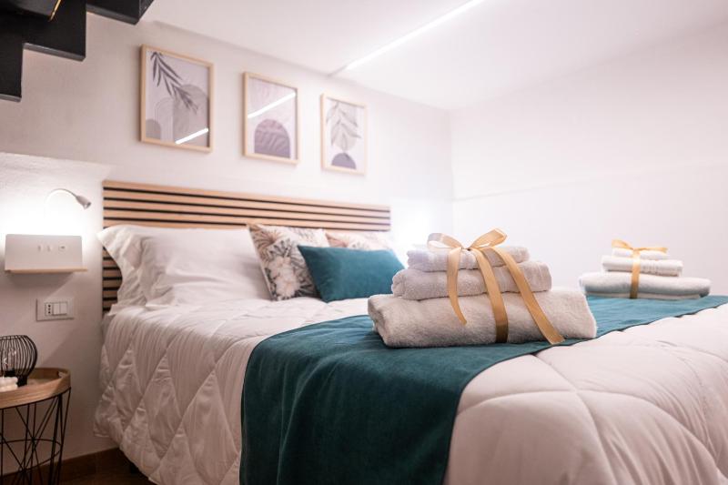 Цены на Teama House - Appartamento in centro - Politeama в Палермо