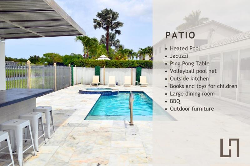 Luxurious Home with BBQ, Hot Tub, Heated Pool & Wifi - L36 — отель с удобствами в Майами