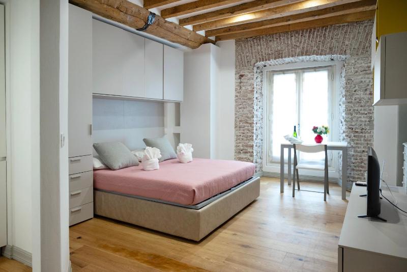 Milano Suite Home — забронировать отель в Милане