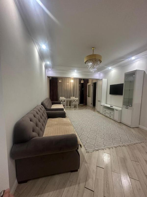 3eh komnatnye apartamenty v ZK Dom na Abaa — отель с удобным расположением в Алматы