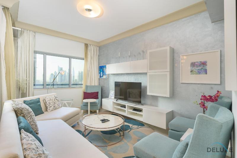 Calm 3BR in The Signature Downtown by Deluxe Holiday Homes — комфортный отель в Дубае