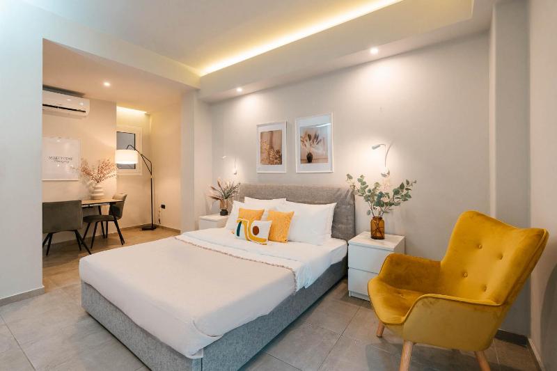 Phaedrus Living Zenonos Central Studio — отель с удобствами в Афины