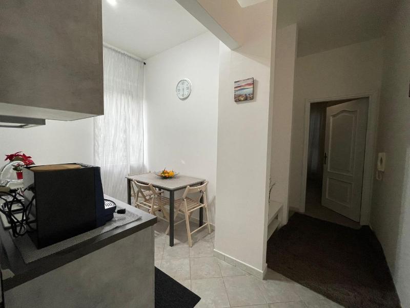 Red Bridges Home — забронировать отель в Неаполе