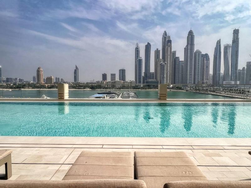 1BR Luxurious Beach Access Apartment — забронировать отель в Дубае
