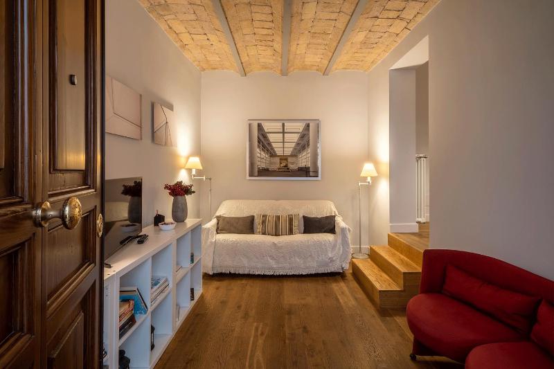 Fotofever Apt, two bedrooms with air conditioned in elegant shopping area, close to Vatican City — забронировать отель в Риме