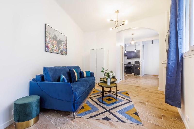 Cozy 2-Bedroom in the Heart of Montmartre — забронировать отель в Париже