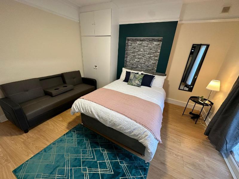 Цены на Willesden Guest Room 130 в Лондоне