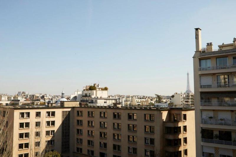 Rare pearl with a view of the Eiffel Tower — забронировать отель в Париже