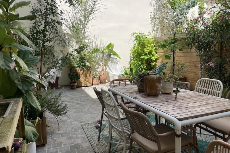 Цены на Sublime Spacious Apartment In Menilmontant в Париже