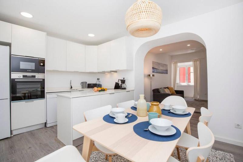 Santa Marta Cozy Apt w/ AC — комфортный отель в Лиссабоне