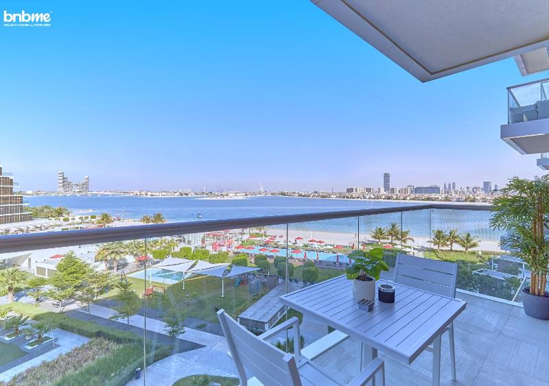 Bnbme - The8 Palm Hotel — отель в Дубае, Объединенные Арабские Эмираты