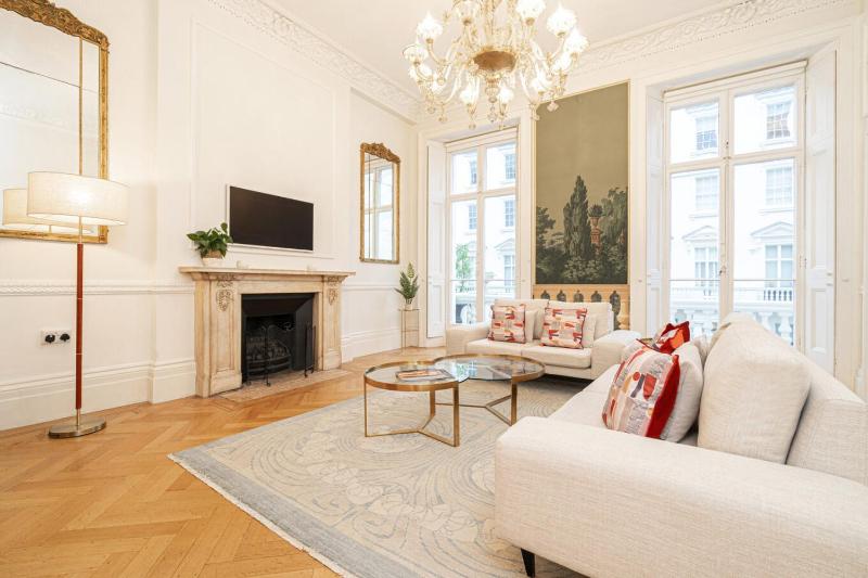 Beautiful Belgravia Apartment by UnderTheDoormat — забронировать отель в Лондоне