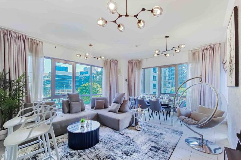 Chic Park Condo at Dubai Mall with Pool, Gym, Squash Courts, Games Room & Mini Theatre! — забронировать отель в Дубае