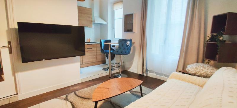 Luxueux Studio au centre de Paris 17 eme — забронировать отель в Париже