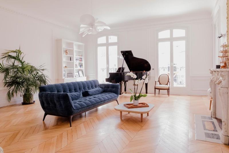 Luxueux duplex Elysees 200m2 — отель с удобным расположением в Париже