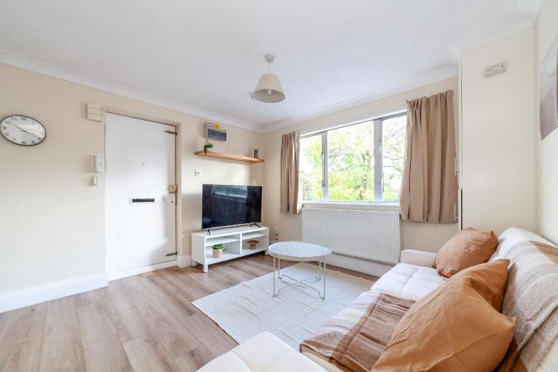 Lovely Studio Flat in Wimbledon w/ Free Parking — отзывы гостей и цены
