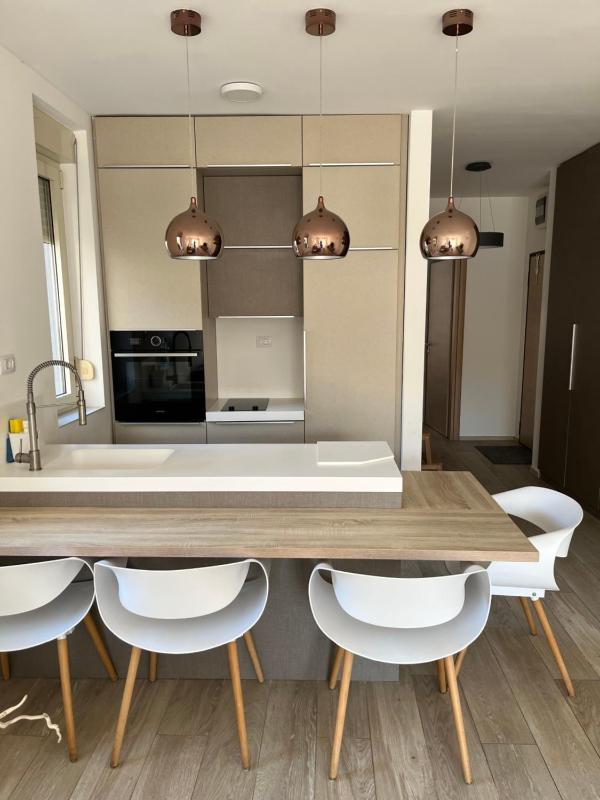 Atina apartment, city centre Budva ,luxurious, bright, parking — отель в Будва, Черногория