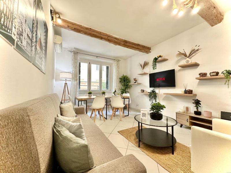 A 2 passi dal Duomo Con parcheggio e 3 camere — комфортный отель в Флоренции