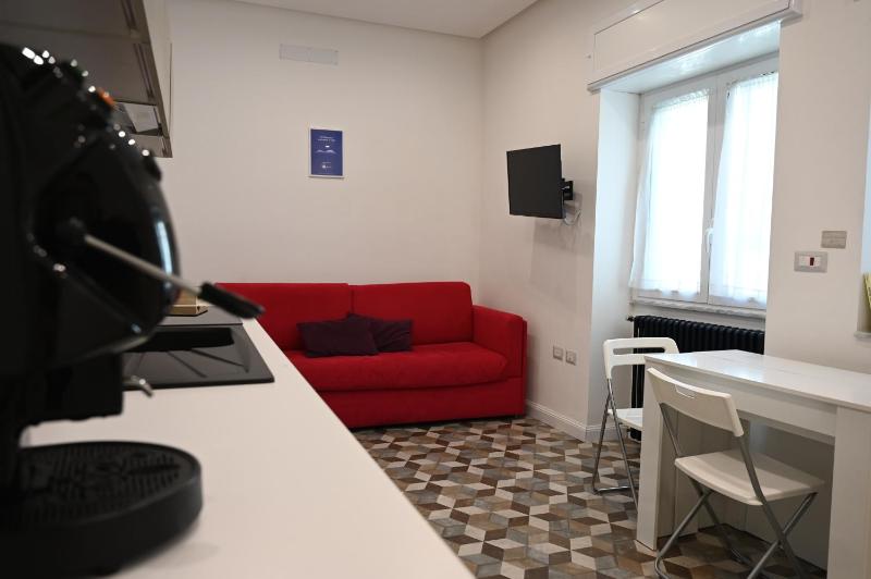 Цены на QHouse в Неаполе
