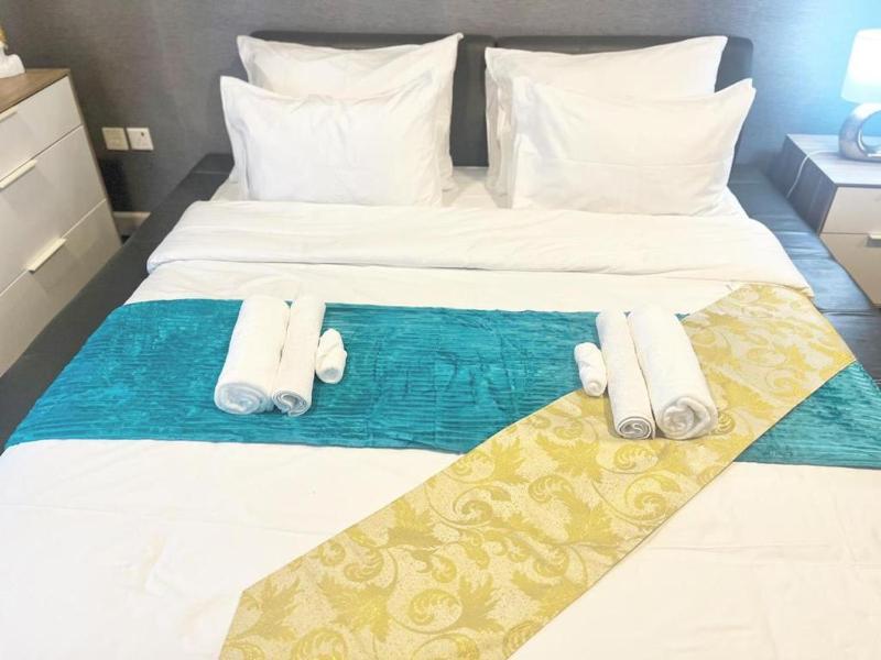 Spacious High floor sea view luxury family Unit-Sea View — забронировать отель в Дубае