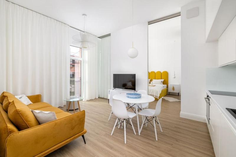 2-Bedroom Premium Bohema Apartment by ECRU WWA52 — отзывы гостей и цены