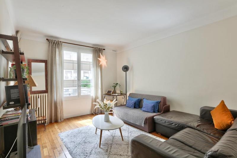 Цены на Cozy apartment for 3 people in Beaugrenelle в Париже