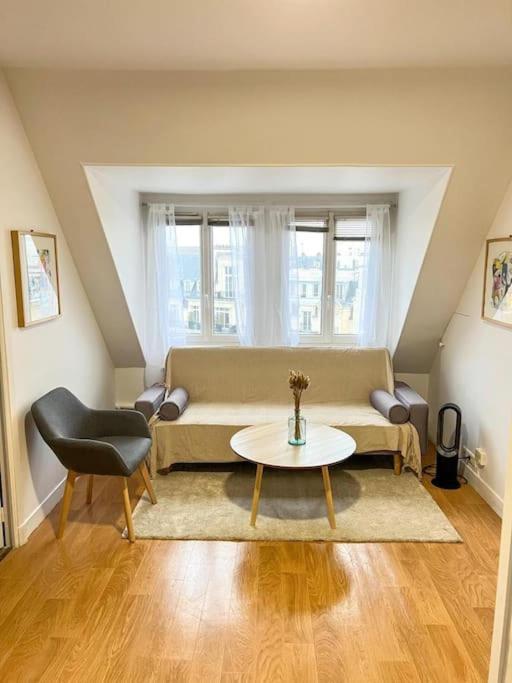 Sky view apartment in 16th — отель с удобствами в Париже