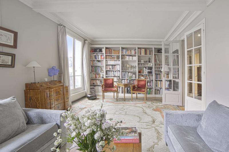 Elegant flat in the 16th arrondissement of Paris - Welkeys — отзывы гостей и цены
