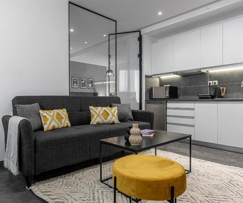 Phaedrus Living: City Center Luxury Flat Loukianou — комфортный отель в Афины