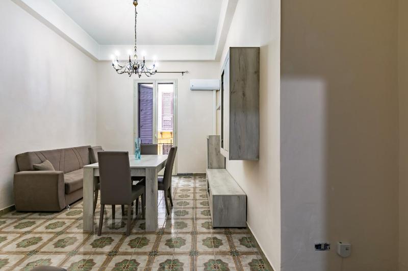 Teatro Massimo Roomy Flat with Covered Terrace — комфортный отель в Палермо