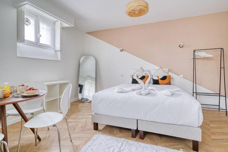 Studio agreable Avenue Gourgaud — забронировать отель в Париже