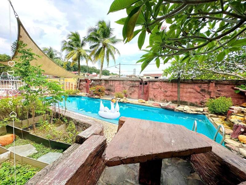 Private Swimming Pool 18pax KL — комфортный отель в Куала-Лумпуре