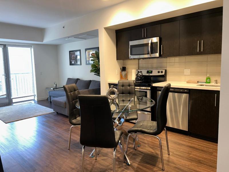 Цены на LUXURY APARTMENT IN HOLLYWOOD в Лос-Анджелесе