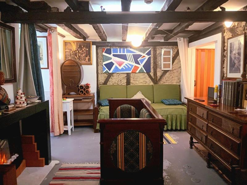 Bica Street Old Bar Into Studio — забронировать отель в Лиссабоне