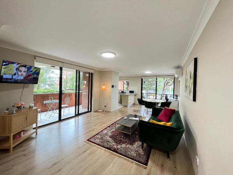 Fabulous 2 Bedroom Apartment, Secured Free Parking — забронировать отель в Сиднее
