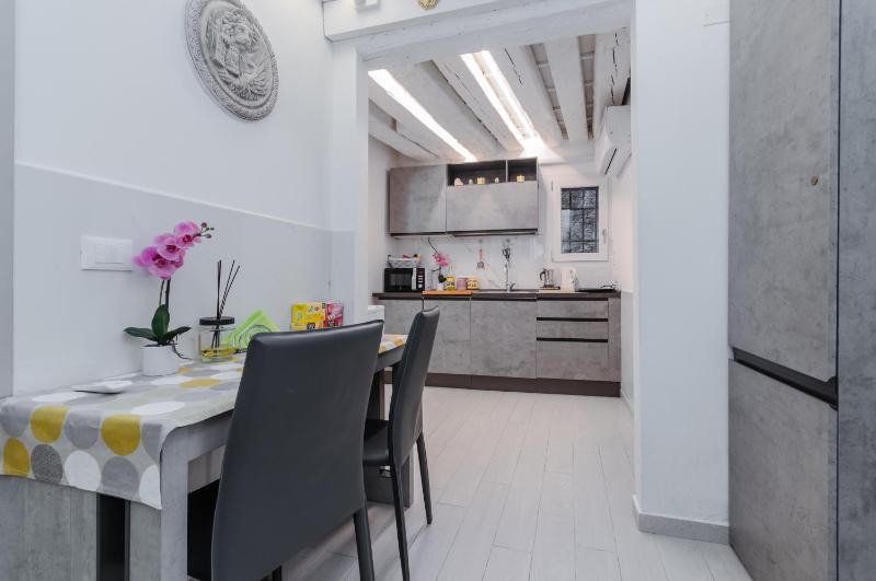 Palazzo Dolfin - Piazza San Marco Lovely Apartment — комфортный отель в Венеции