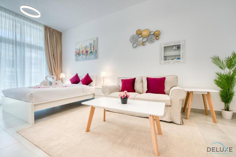Romantic Studio in Pantheon Elysee JVC by Deluxe Holiday Homes — комфортный отель в Дубае
