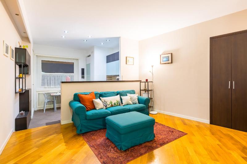 Stylish Apartment at Piazza Municipio by Wonderful Italy — отель в Неаполе, Италия