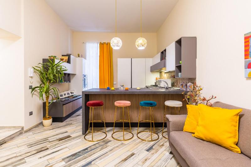 Design Flat in the City Center by Wonderful Italy — забронировать отель в Неаполе