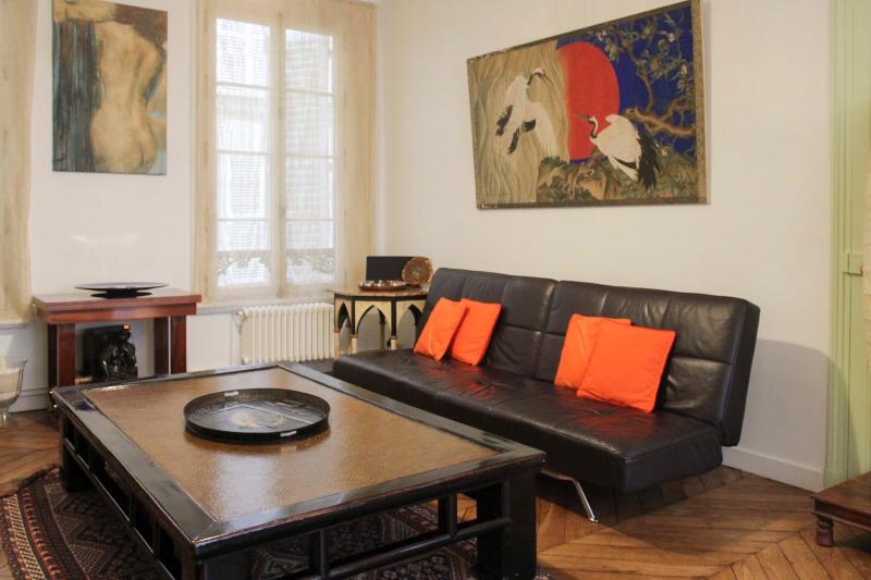 Lovely spacious nest near Pigalle — отель с удобствами в Париже