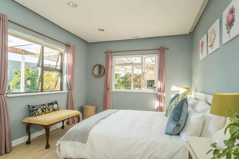 Ocean & mountain views Camps Bay, Bakoven — отзывы гостей и цены