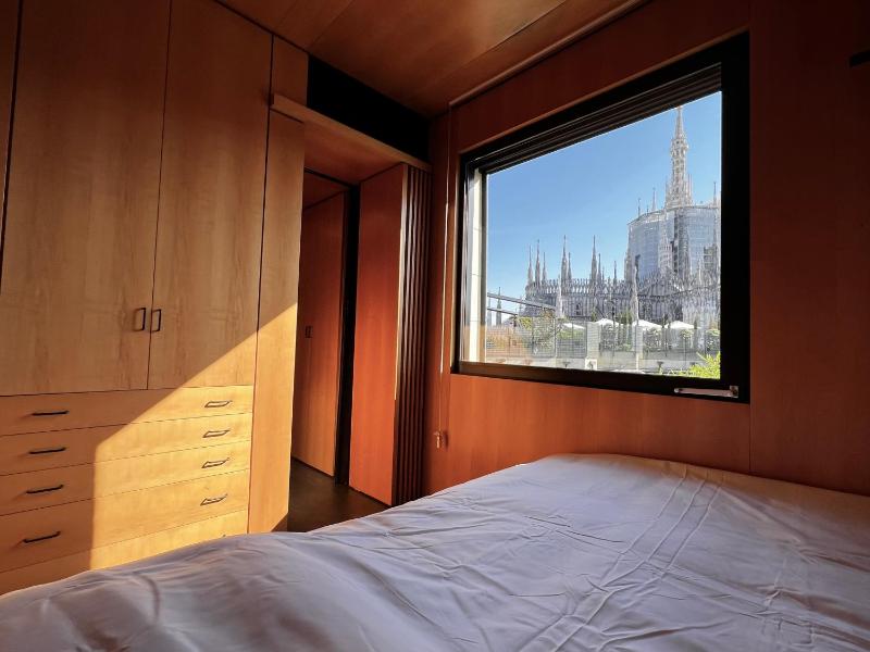 BIG Duomo View Sailboat-Inspired Penthouse — отель с удобствами в Милане