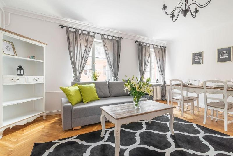 Rent like home - Senatorska 7 — комфортный отель в Варшаве