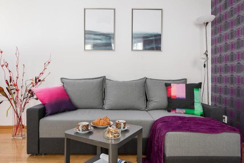 Rent like home - Elektoralna 12A — забронировать отель в Варшаве