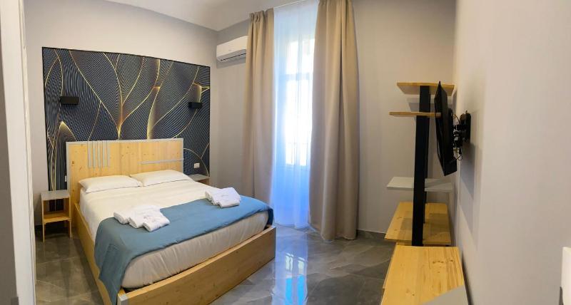 Be Italian Flat Sanfelice — отель с удобствами в Неаполе