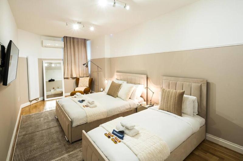 Superb Flat in South Kensington — забронировать отель в Лондоне