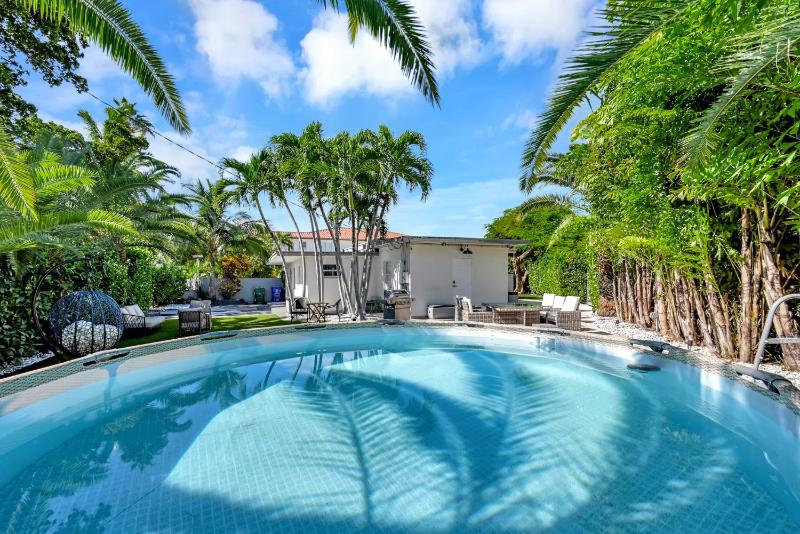 The Gatsby House Miami at World-Class Brickell — отель с удобствами в Майами