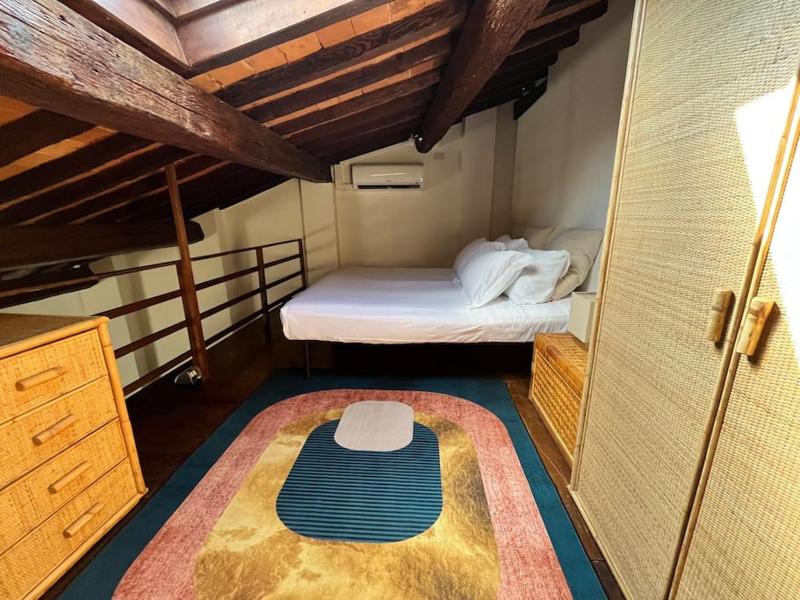 Spacious apartment near Arno river — отель с удобствами в Флоренции
